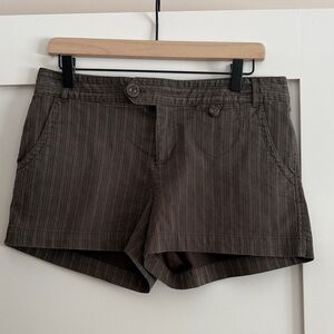 Calvin Klein Women's Pin Striped Shorts - Riley style